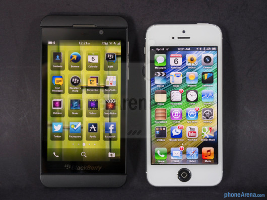 BlackBerry-Z1-vs-Apple-iPhone-5-001