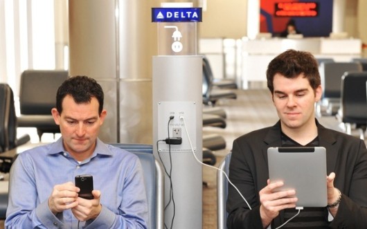 delta-airlines-installing-charging-stations