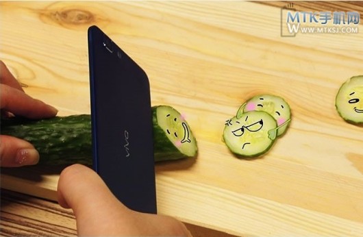 Upcoming-new-world-thinnest-phone-surfaces-in-China