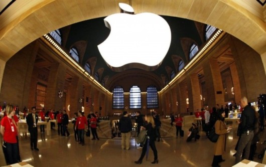 Reuteres_Apple_NYC_Grand_Central_07dec11-878x554-640x403
