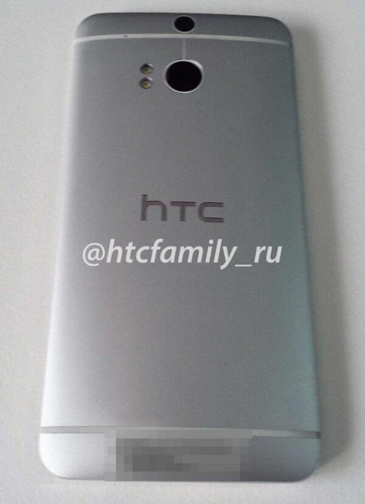 First-HTC-M8-real-life-photo-