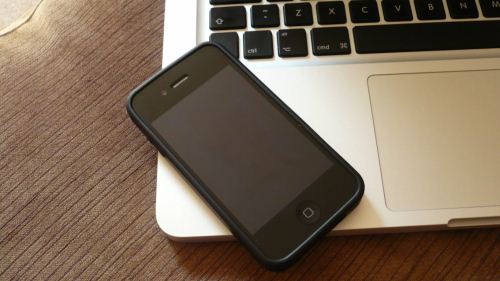 iphone-4-case.jpg