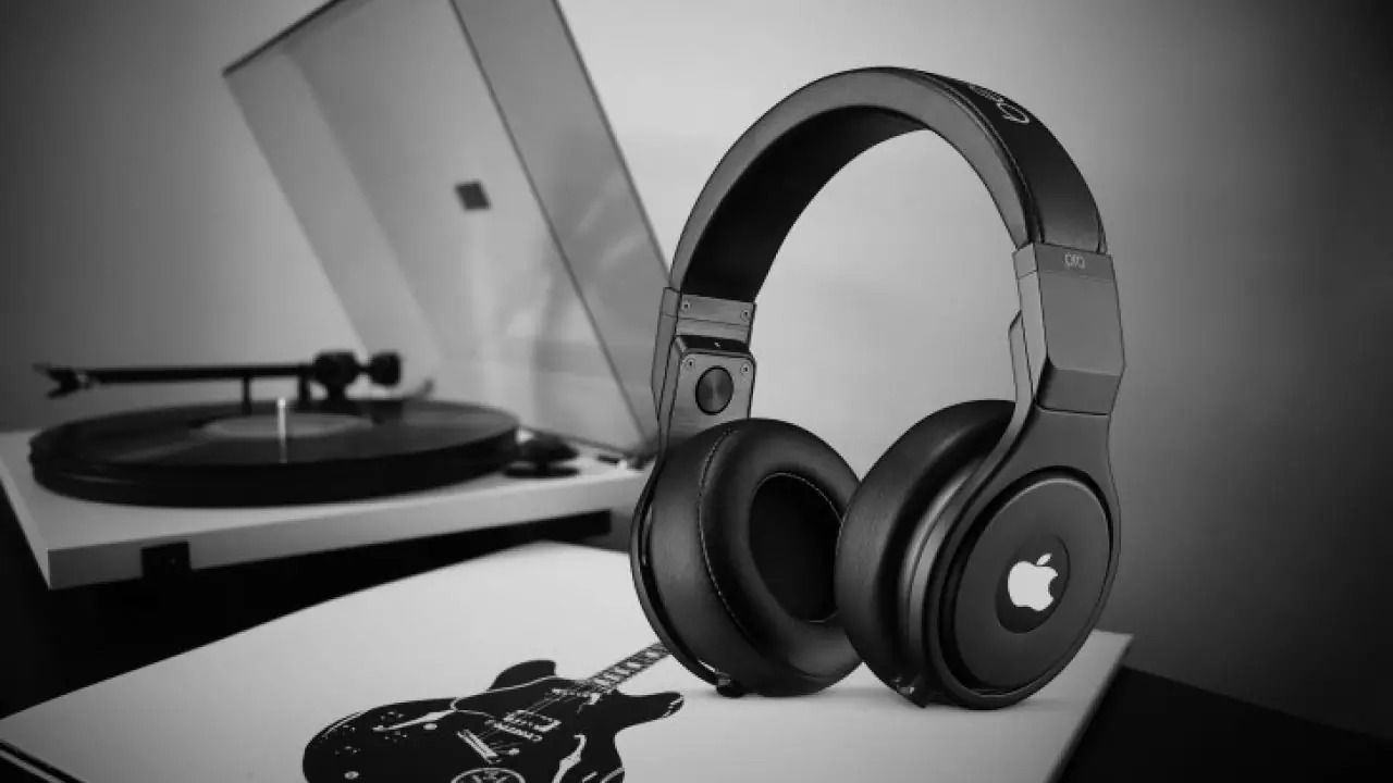 AirPods Studio