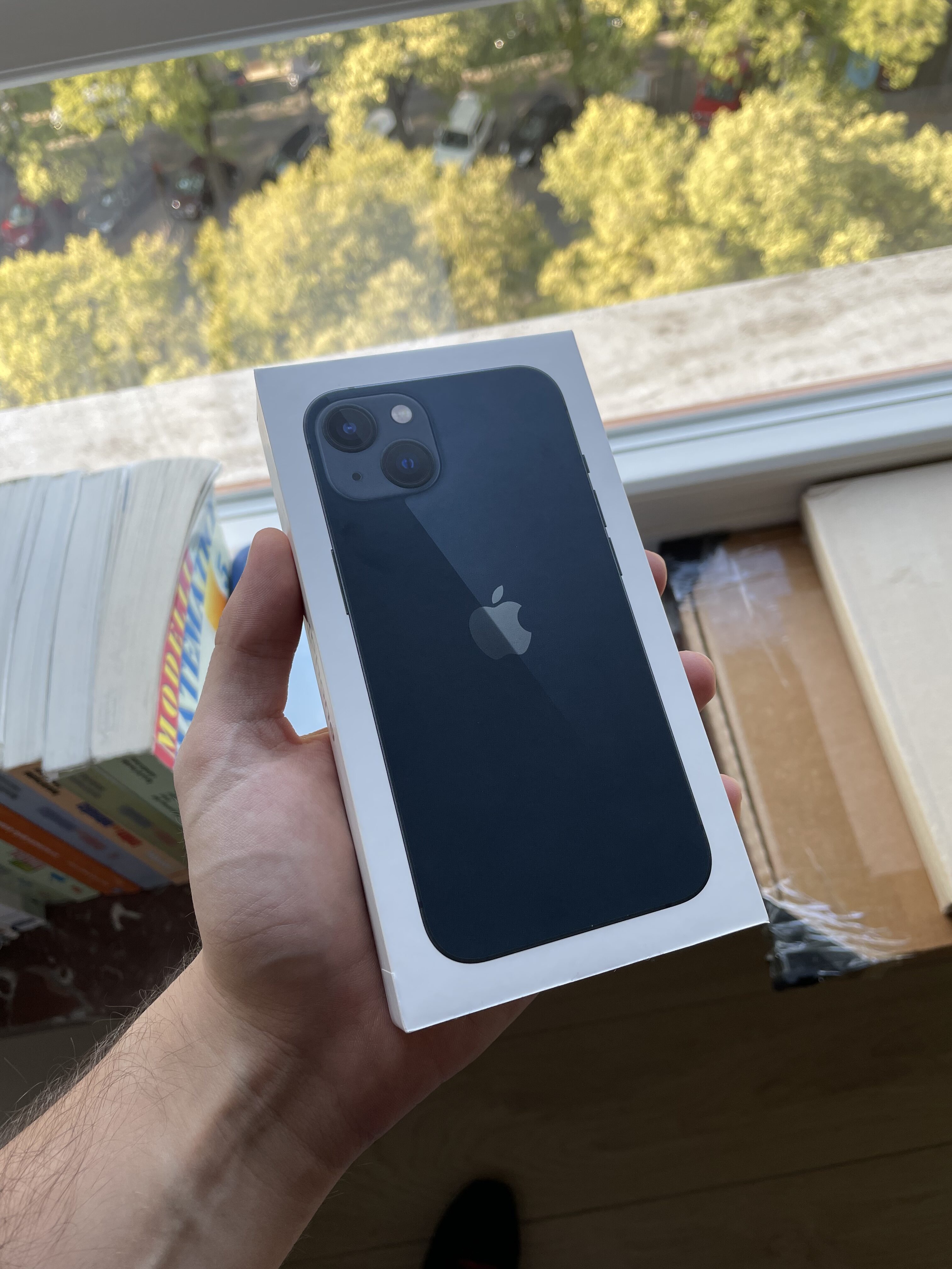 iPhone 13 mezzanotte
