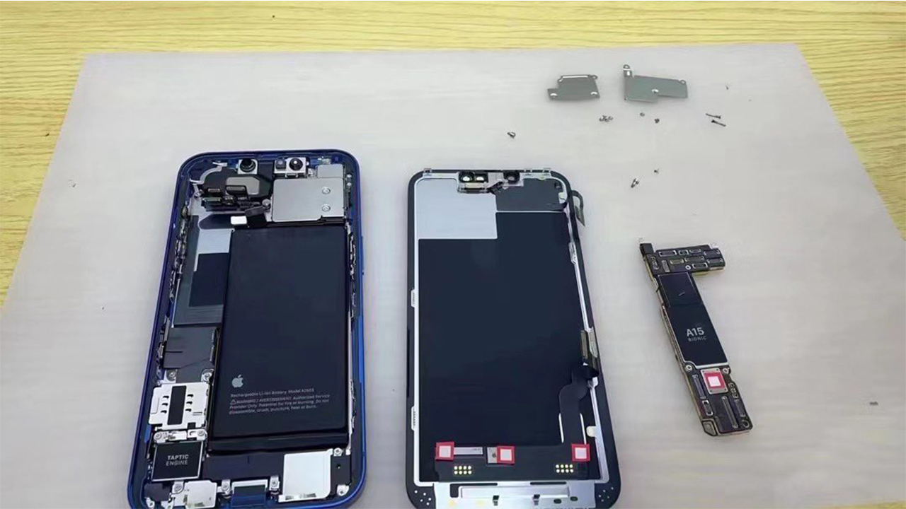 iPhone 13 teardown