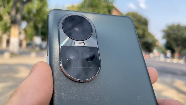 Oppo Reno 10 pro alloggiamento fotografico