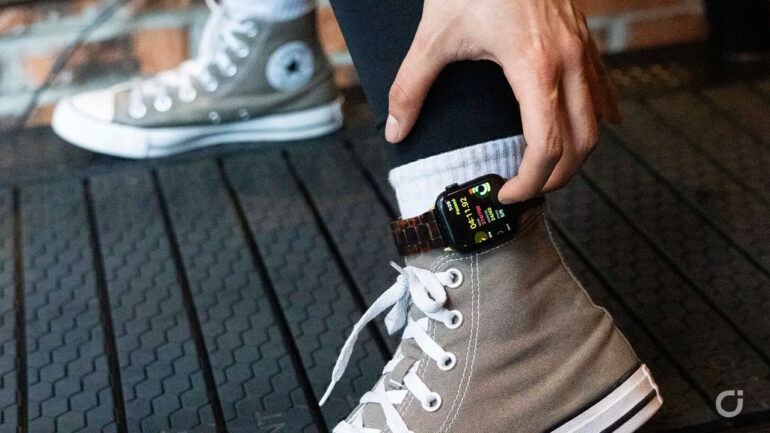apple watch caviglia