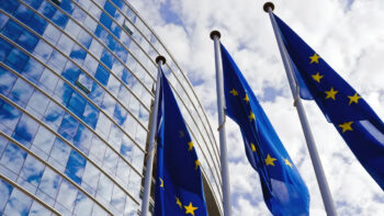 Apple multata di 500 milioni di euro dalla Commissione UE per le regole sull’App Store