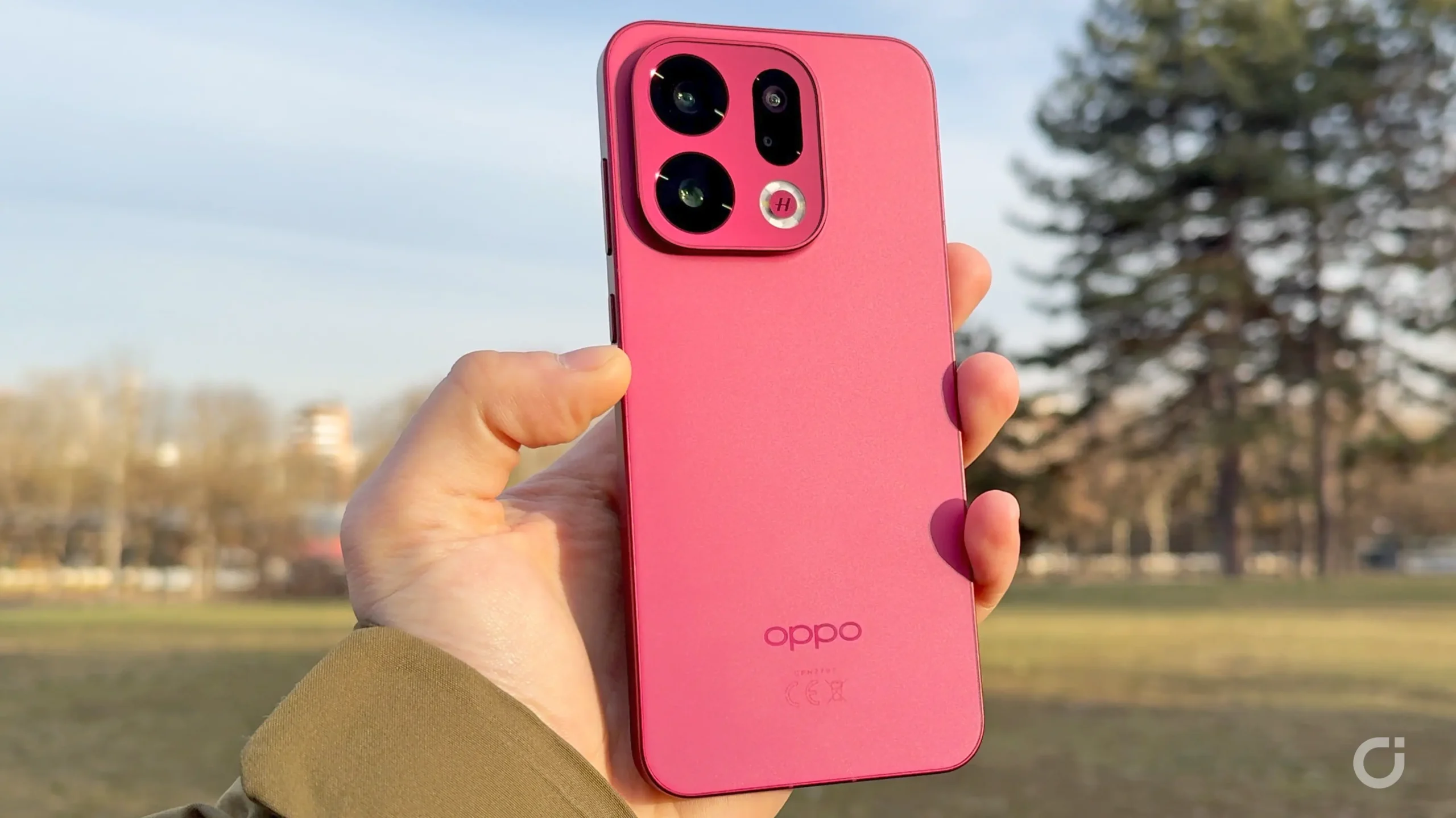 OPPO Find X9 finitura posteriore