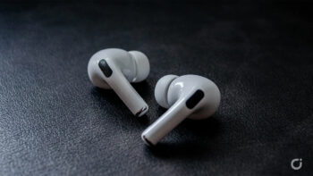 Apple prepara un secondo modello di AirPods Pro 3 con fotocamere e funzioni AI