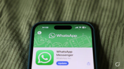 WhatsApp sta lavorando per portare il Liquid Glass all'interno delle chat